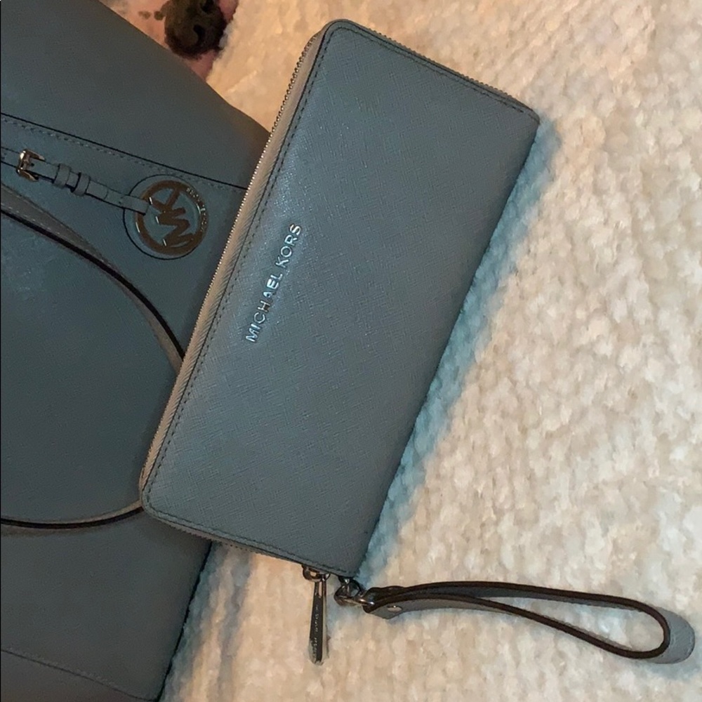 Large grey Michael Kors wallet